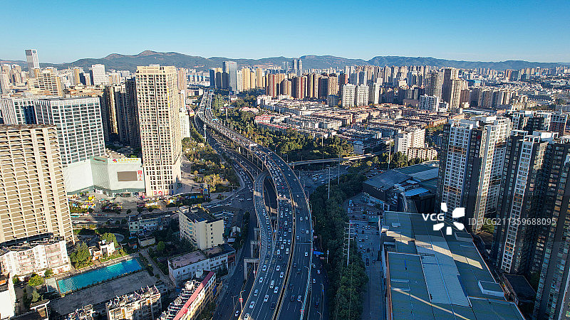 云南省昆明市盘龙区二环快速及其周边城市建筑风光图片素材