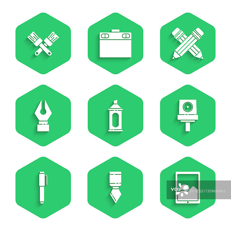 马克笔、调色刀和绘图板图片素材