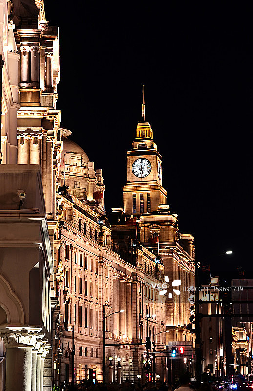 上海外滩海关大楼及历史建筑群夜景图片素材