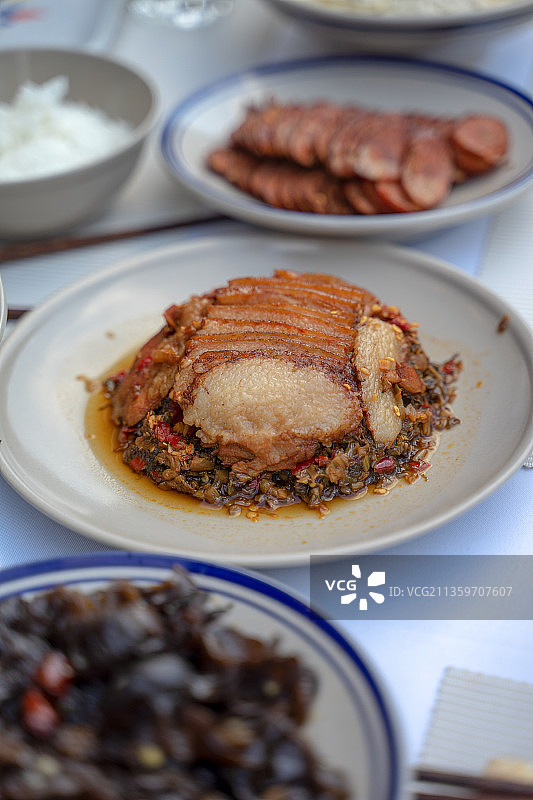 中餐菜品梅菜扣肉图片素材