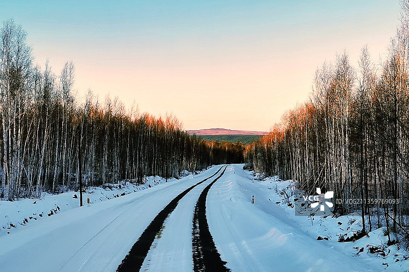 大兴安岭的日辉图片素材