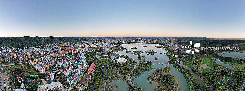 云南省红河哈尼族彝族自治州弥勒市湖泉生态园图片素材