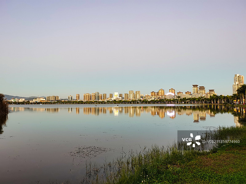 云南省红河哈尼族彝族自治州弥勒市湖泉生态园图片素材