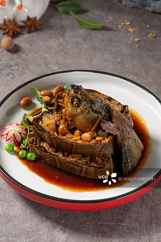 荷香酥鲫鱼图片素材