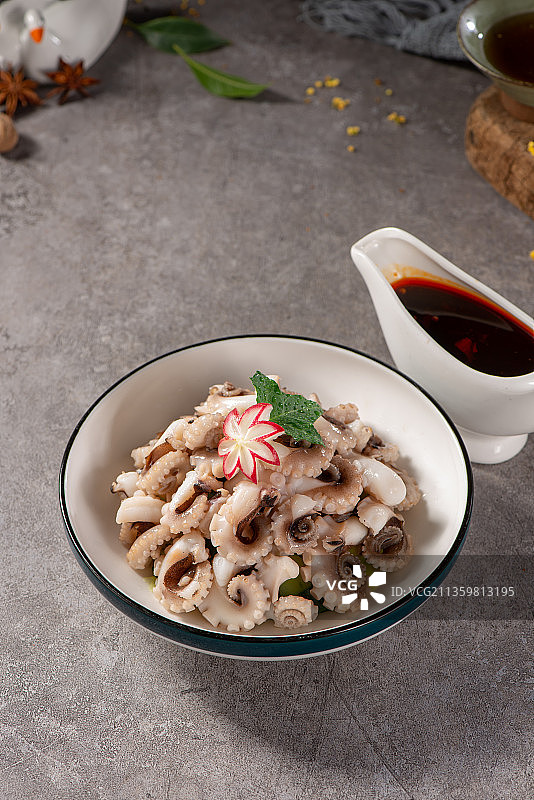 捞汁八爪鱼图片素材