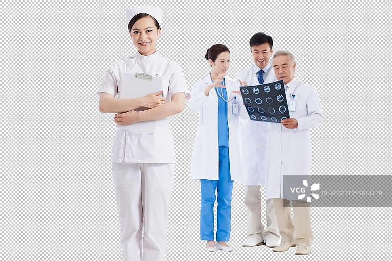 医护人员看X光片图片素材