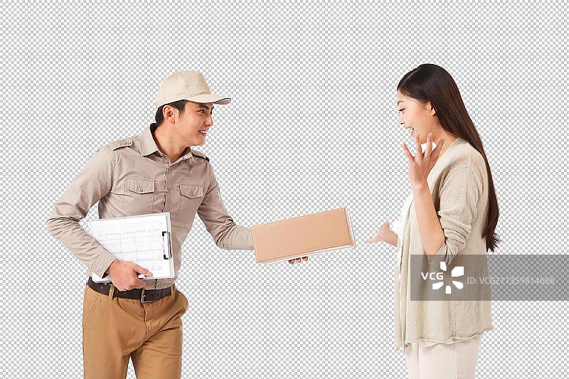 青年物流人员在工作图片素材