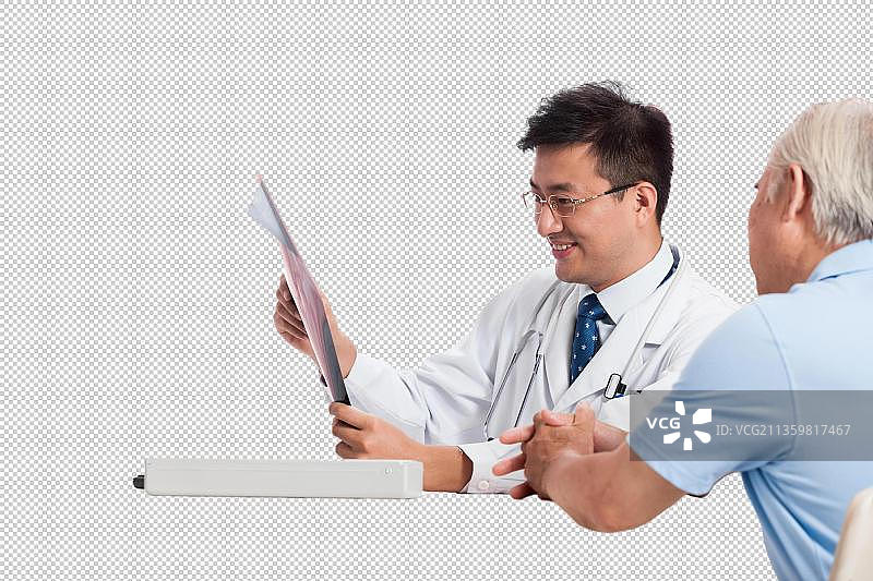 医生和老年人看X光片图片素材