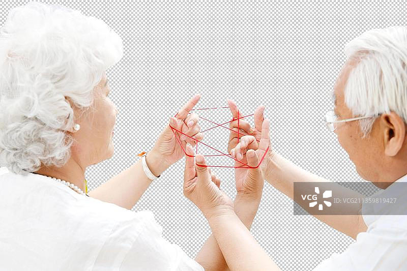 幸福的老年夫妇玩翻绳游戏图片素材