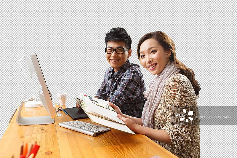 青春活力的年轻人快乐工作图片素材