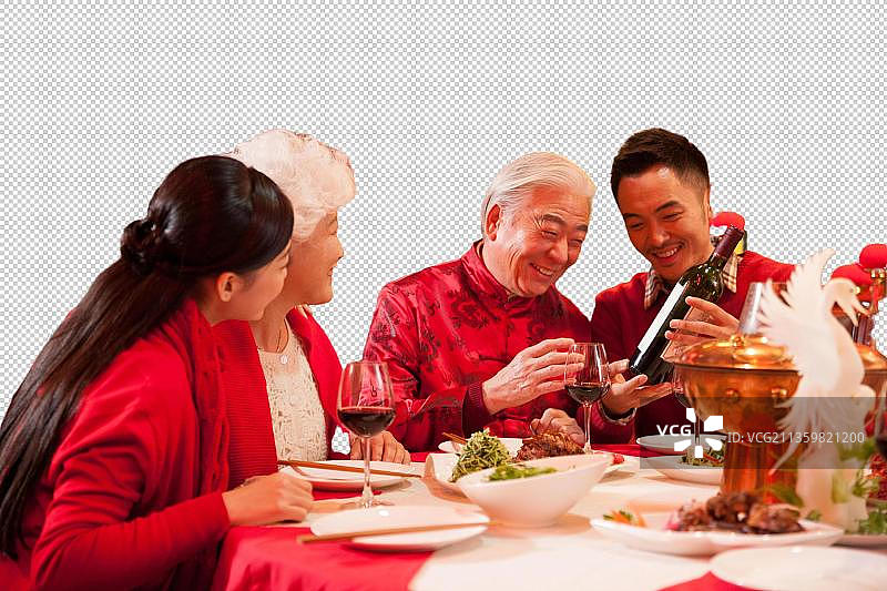 东方家庭过年吃团圆饭图片素材