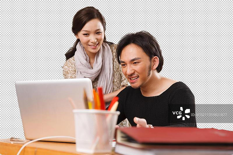 青春活力的年轻人快乐工作图片素材