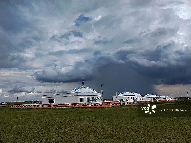 乌云压境~拍摄于内蒙图片素材