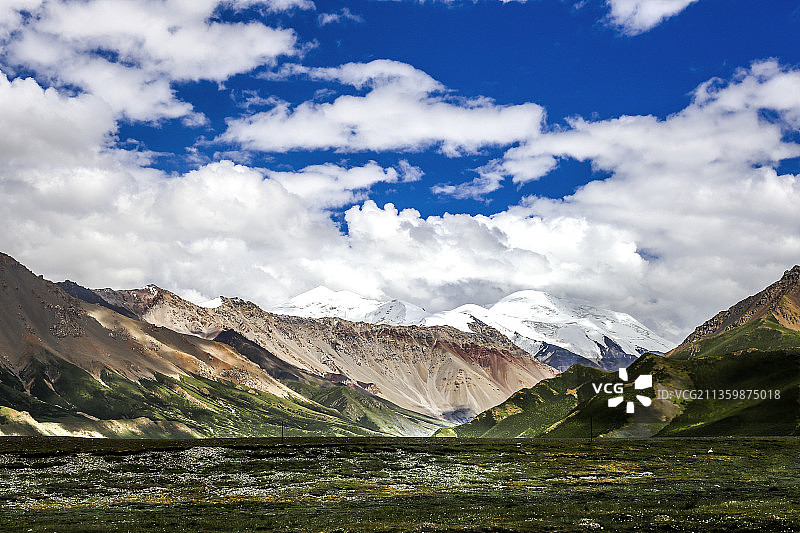 青海果洛阿尼玛卿雪山图片素材