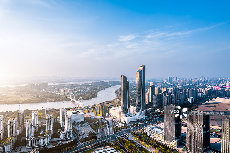 中国江苏南京南京青奥中心和南京眼大桥城市天际线航拍图片素材