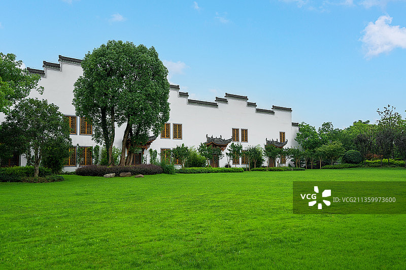 中国安徽徽州建筑农家庭院的田园风光图片素材