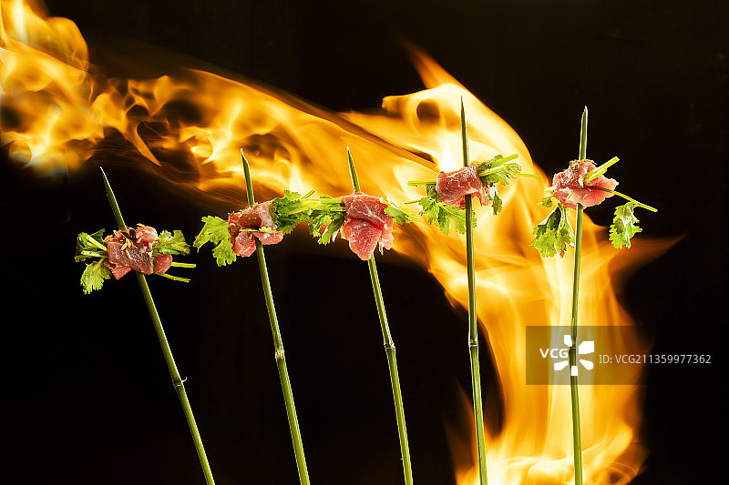 火焰，烤串烧烤烤肉香菜图片素材