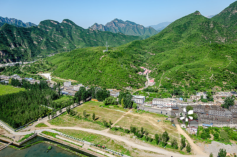 晴朗天气下的中国河北保定涞水野三坡风景区山脉图片素材