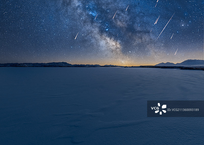 雪地流星雨图片素材