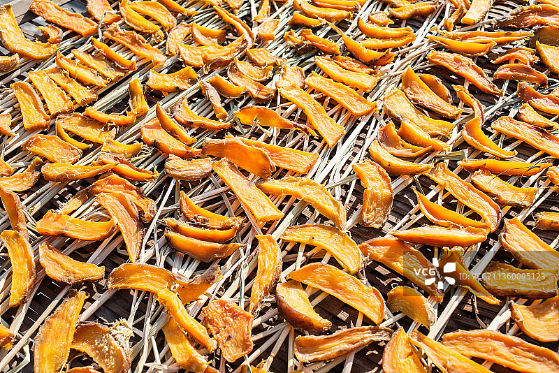 晒红薯干图片素材