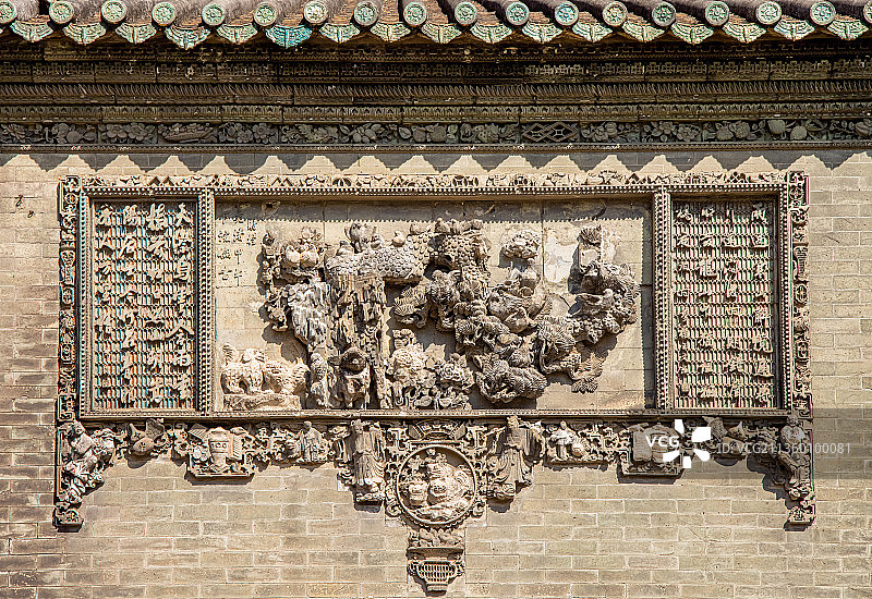 广州陈家祠堂外墙的砖雕图片素材