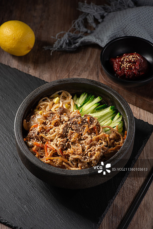 韩式肥牛拌饭图片素材