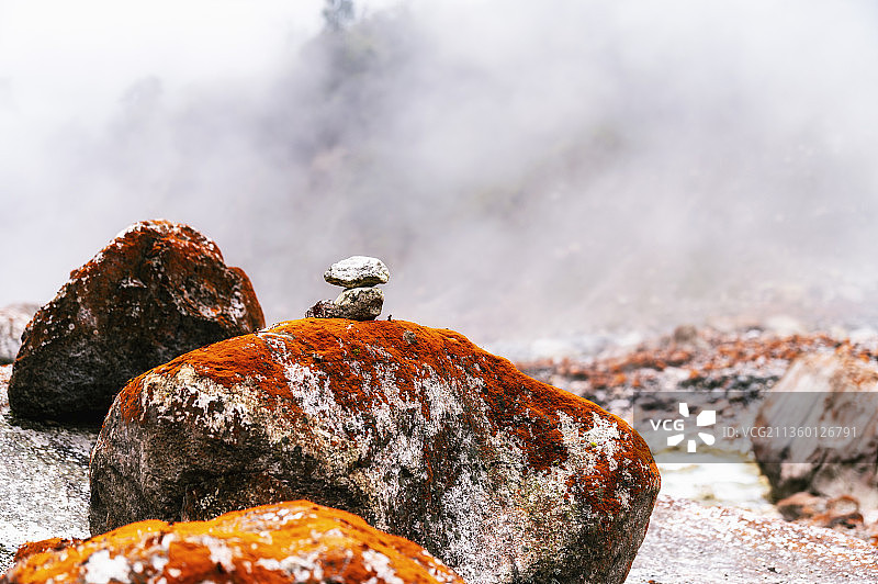 四川海螺沟景区红石滩的红石图片素材