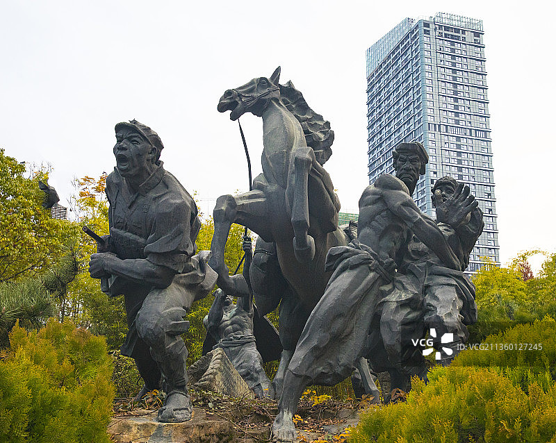 中国贵州贵阳市观山湖区贵阳市双拥广场的雕塑图片素材