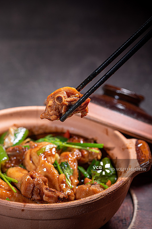 香喷喷的砂锅啫啫鸡图片素材