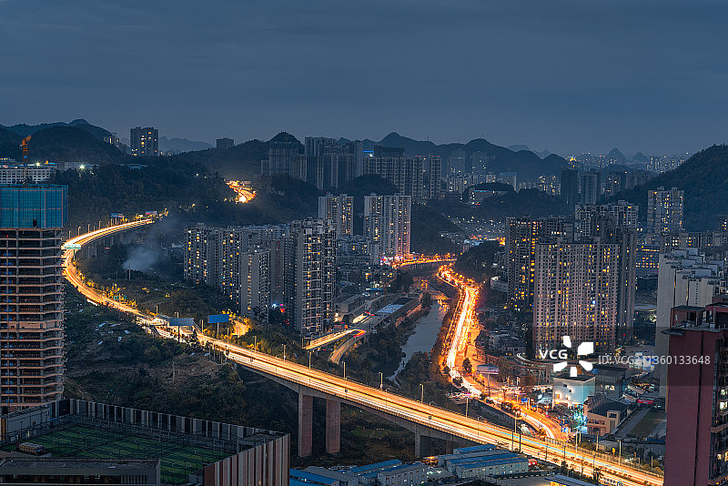 贵阳市云岩区未来方舟中环路东段夜景图片素材