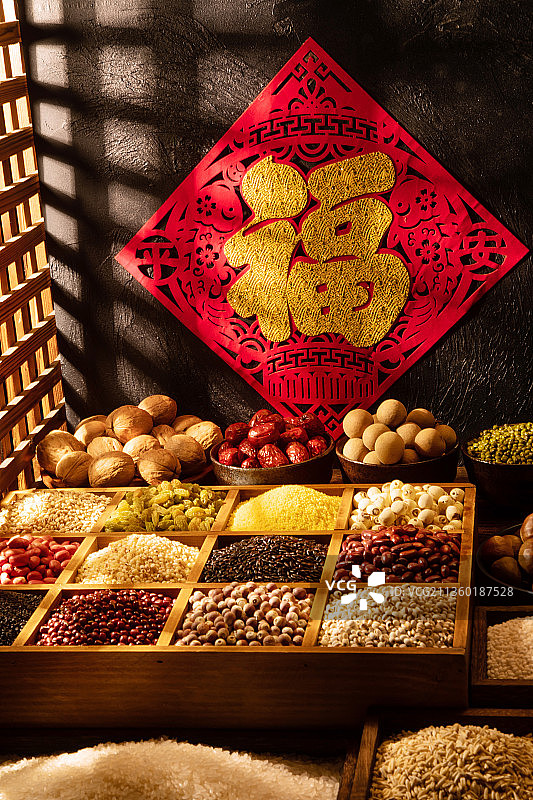 墙上的福字与五谷杂粮图片素材