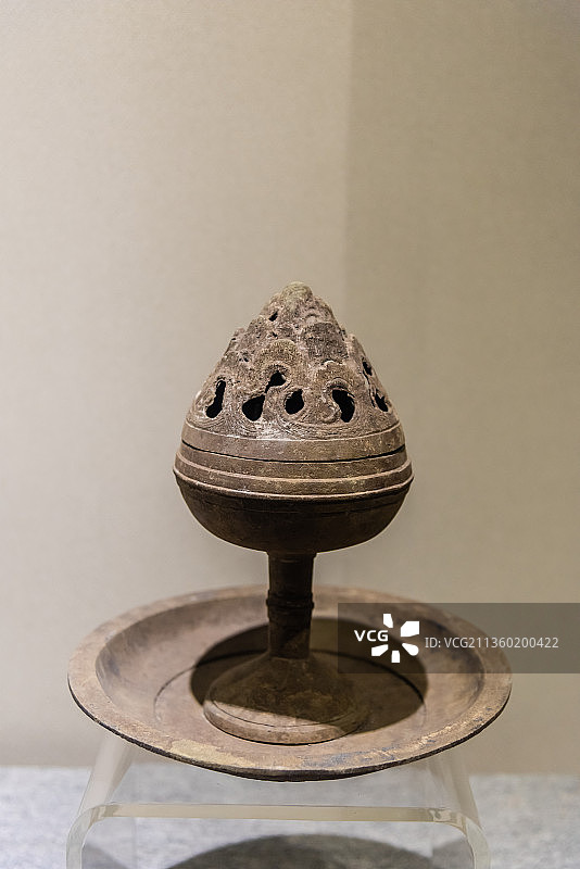 西汉博山形铜香薰图片素材