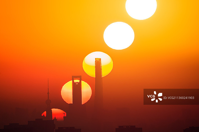 城市日出轨迹图片素材