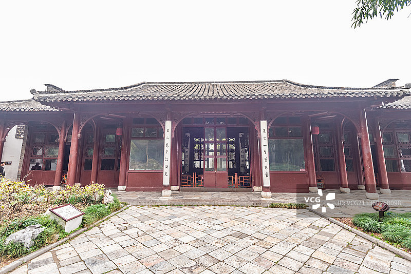 中国江苏扬州何园的楠木厅煦春堂图片素材