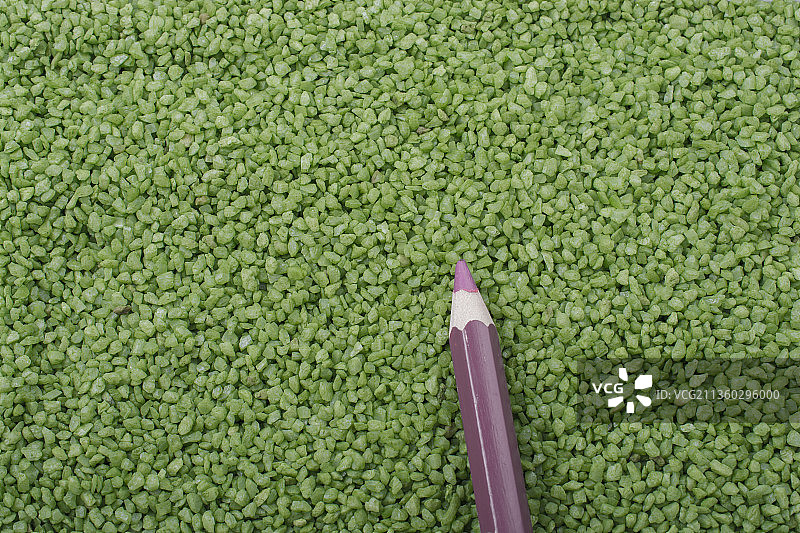 以彩色铅笔为主题的返校教育用品图片素材