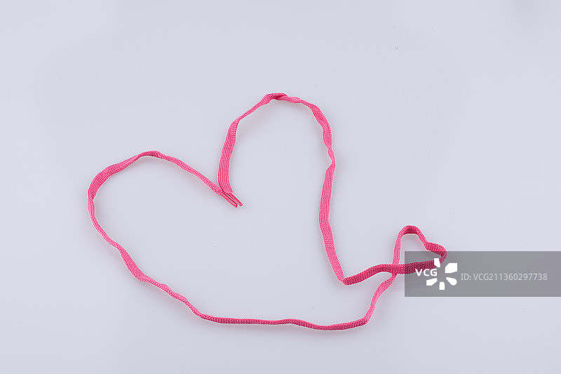 白色背景上的心形俯视图图片素材