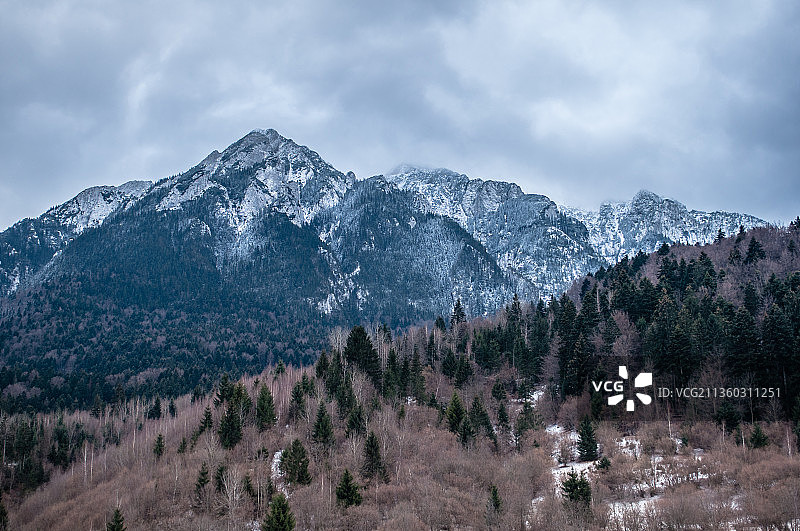 罗马尼亚扎尔内什蒂雪山风光图片素材