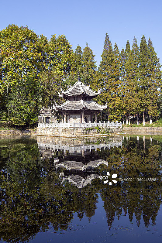 襄阳习家池园林风景区六角亭风光图片素材