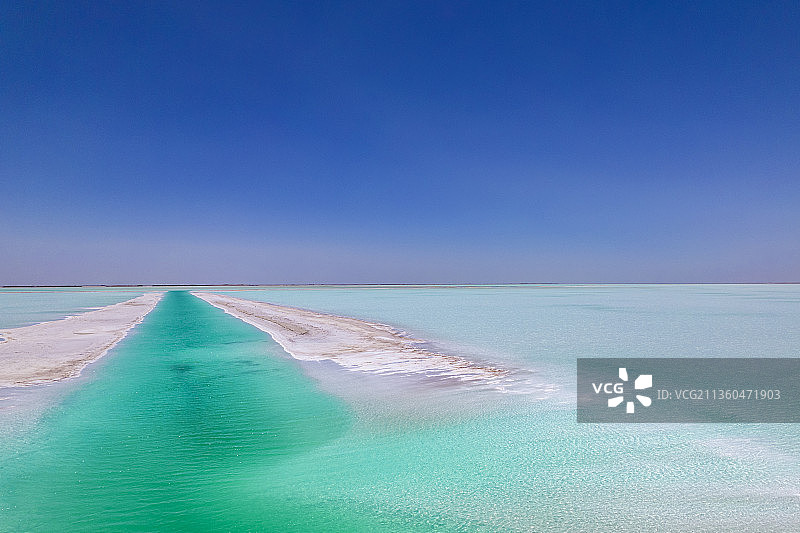 航拍东台吉乃尔湖图片素材