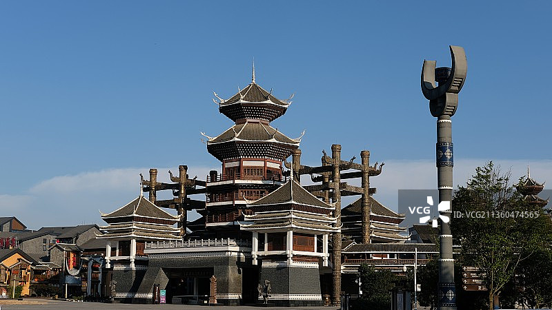 贵阳多彩贵州城的少数民族特色建筑图片素材