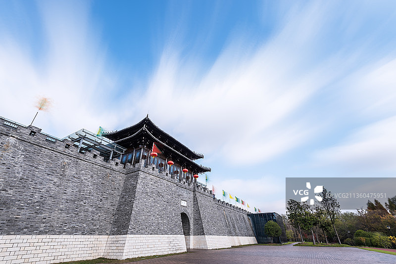 中国江苏扬州宋夹城的南门城墙城门古建筑图片素材