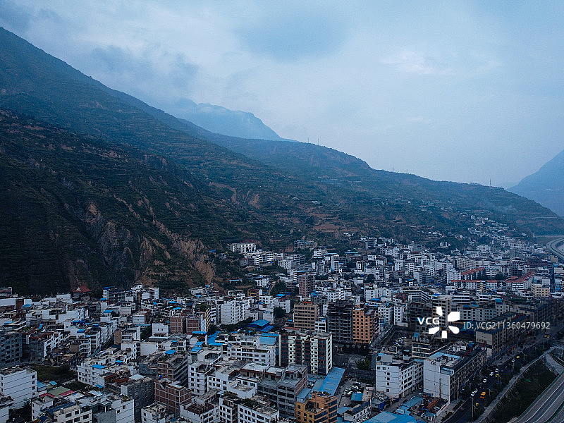陇南 武都区 滨河路 兰海高速 滨江公园 白龙江 长江大道图片素材