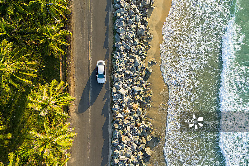 海南万宁日月湾海边公路自驾游航拍图片素材