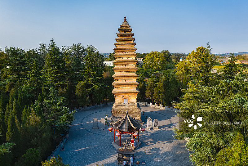 河南洛阳洛龙区白马寺景区齐云塔夏季户外风光航拍视角图片素材