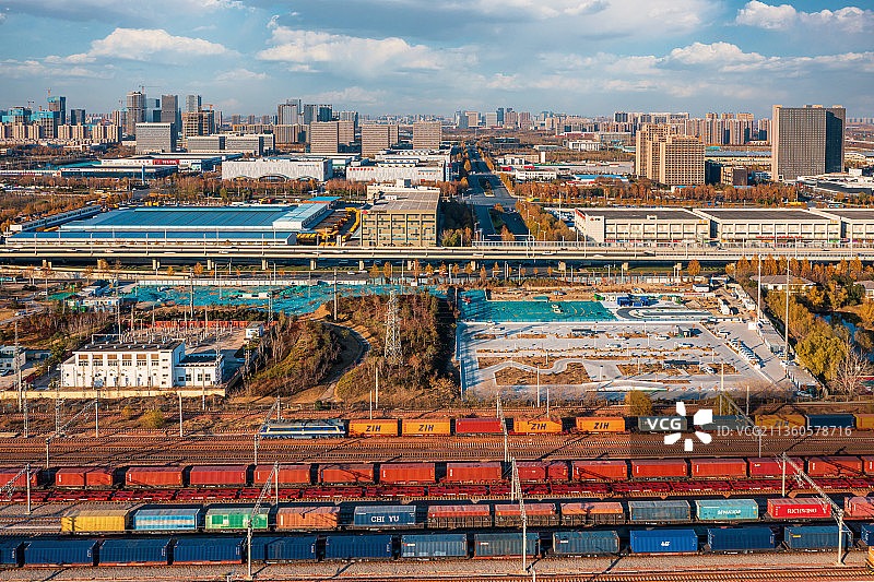 郑州陇海铁路圃田火车站郑欧班列图片素材