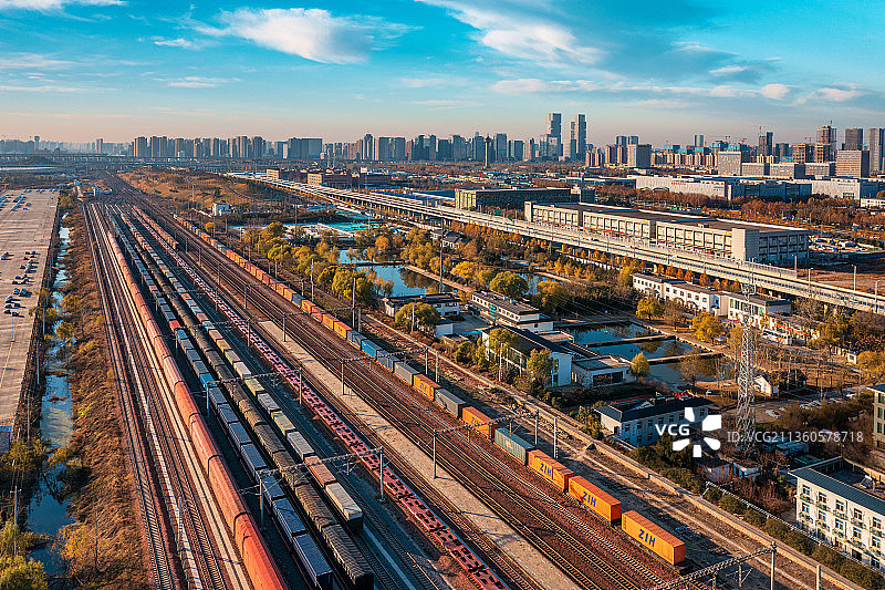 郑州陇海铁路圃田火车站郑欧班列图片素材
