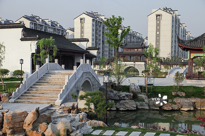 江南园林，桥，石桥，圆拱桥，江南水乡，水，船，灯笼图片素材