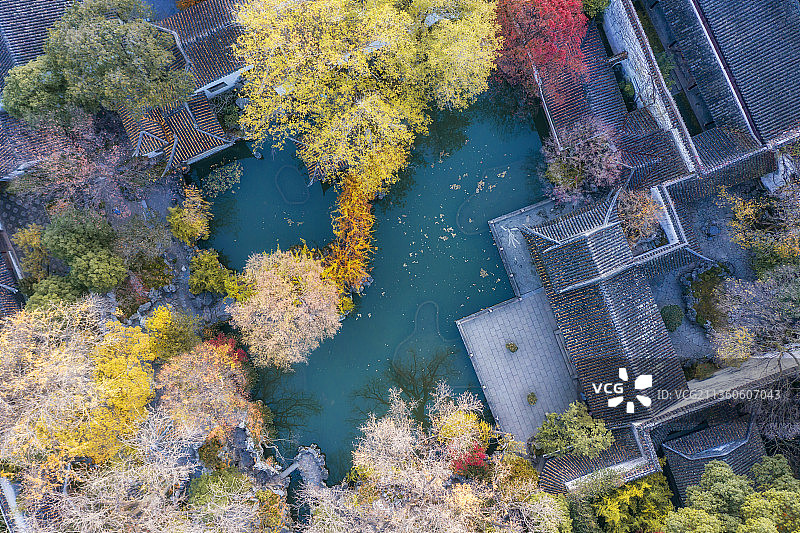 苏州姑苏区留园附近秋季风景图片素材