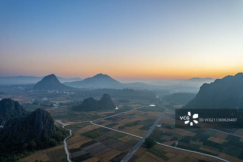 广东省阳江市阳春马兰村日出图片素材