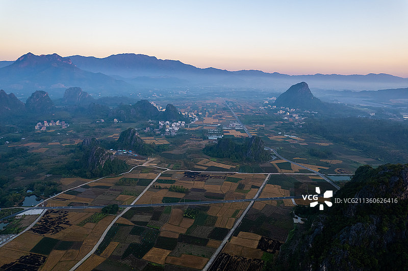 广东省阳江市阳春马兰村日出图片素材